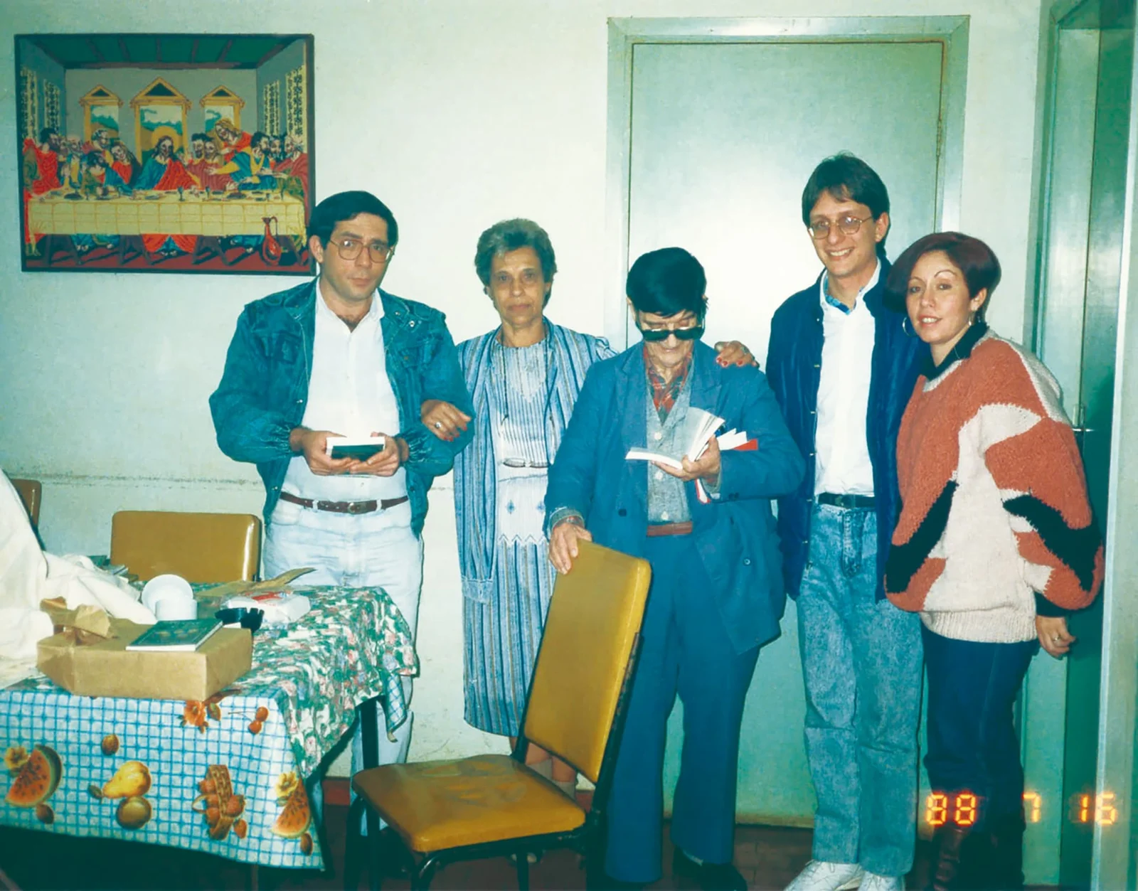 Chico Xavier com Vivaldo, Eliana e Geraldo Lemos Neto